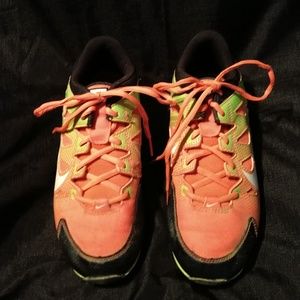 Girls nike hyperdiamond softball cleats